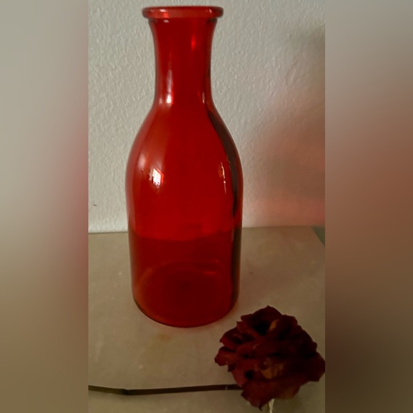 Bottle shaped, deep red, ruby, vase. 8.75” - Picture 3 of 9